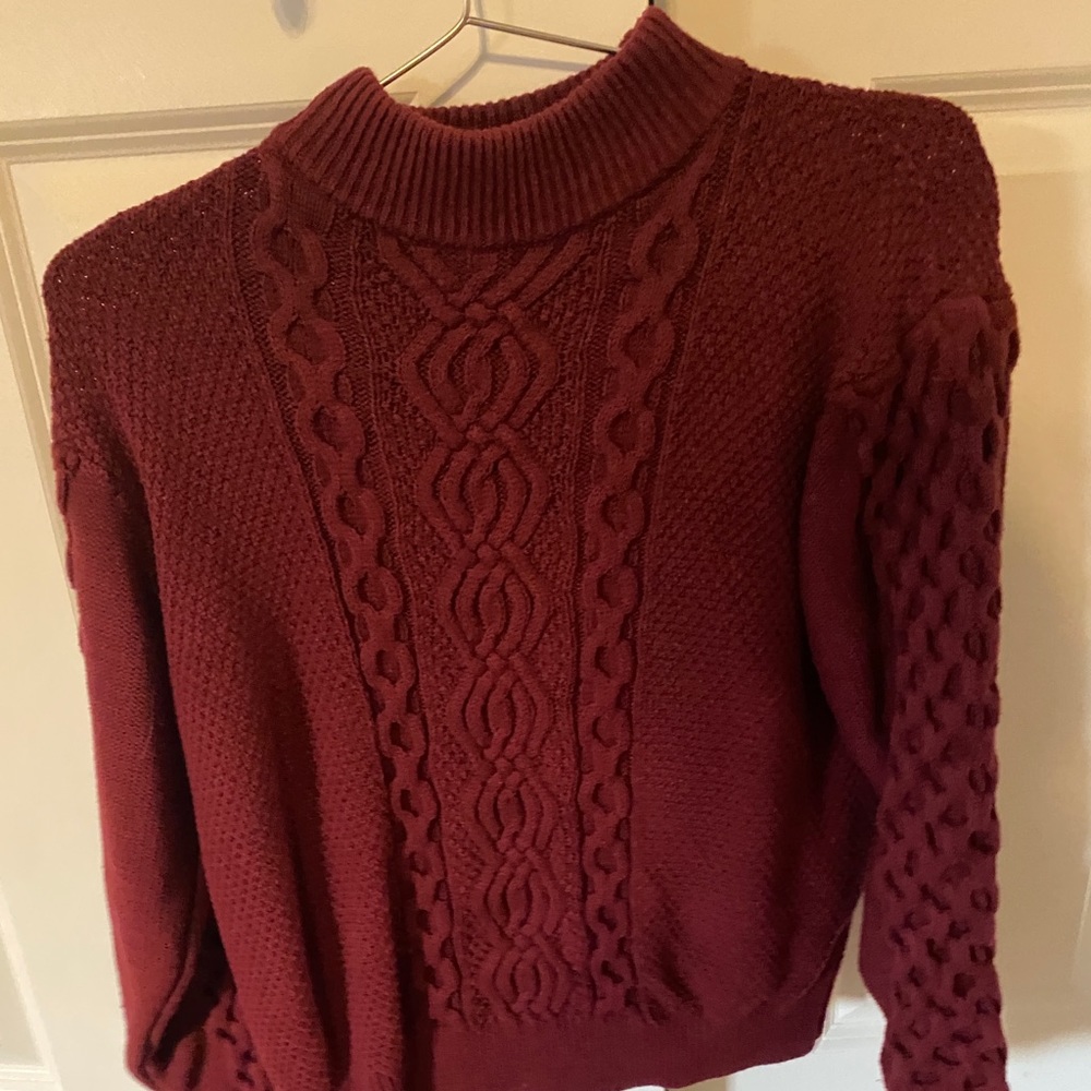 URBAN OUTFITTERS SWEATER